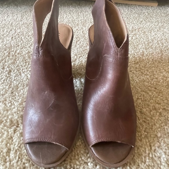 Lucky Brand Brown Booties Ankle Boots - Picture 2 of 9